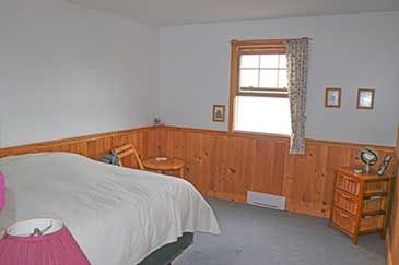 Rotes Haus am Meer auf 1,3 Ha Ufer Grundstück zu verkaufen auf Cape Breton, Nova Scotia, Kanada